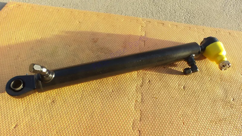 Autocar A3891202-001 Hydraulic Cylinder A3891157-001 Rh A3891157001 1