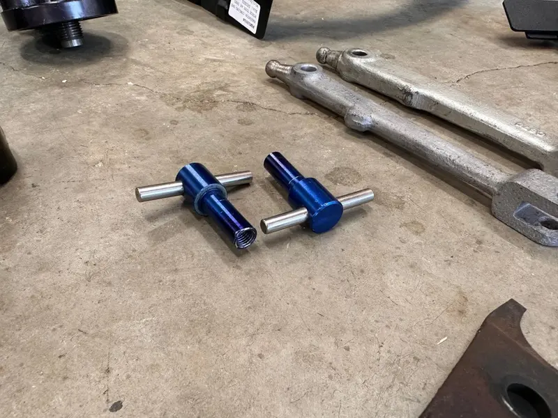 Blue Rocker Cover T-Bolts 1