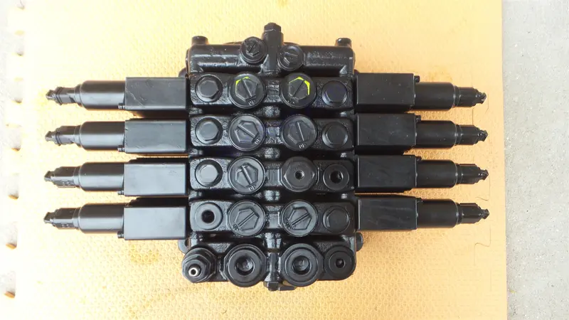 Caterpillar 583-1705 Main Control Valve Cat 1001241879S Jlg Telehandle 1