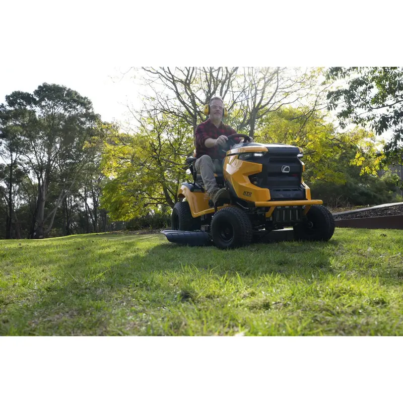 Cub Cadet Enduro Xt2 42 K - Suited To Large Blocks Up To Small Acreage. 2
