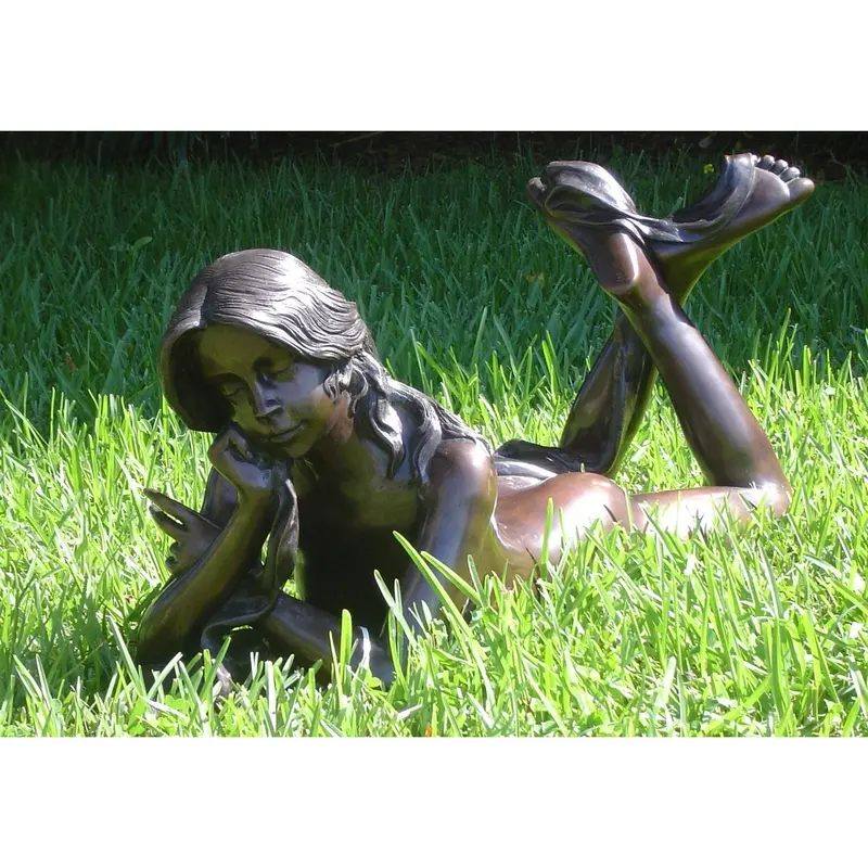 Daydreaming Woman, Serena 1