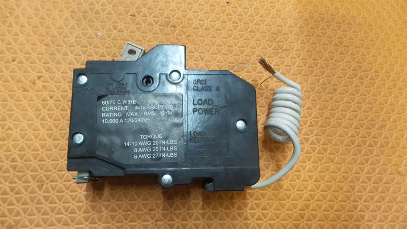 Eaton Ch220epd Circuit Breaker Ground Fault Equipment Protector 20A 2P 1