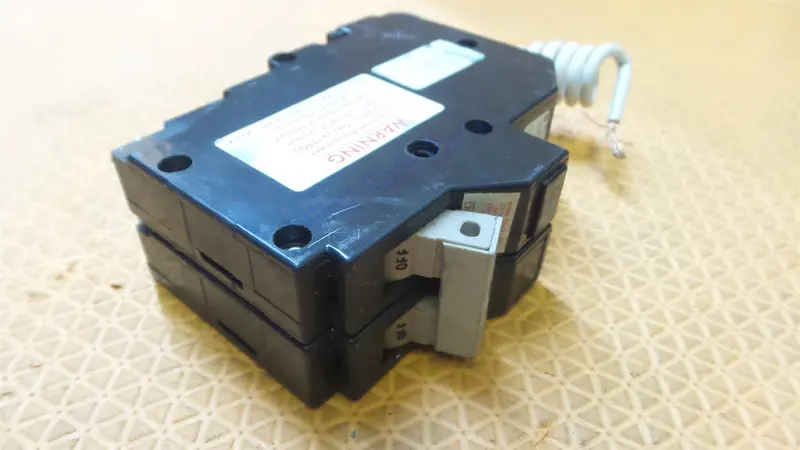 Eaton Ch220epd Circuit Breaker Ground Fault Equipment Protector 20A 2P 2