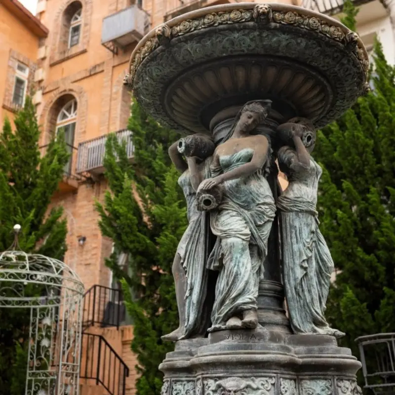 Four Seasons Lion Head Fountain 1
