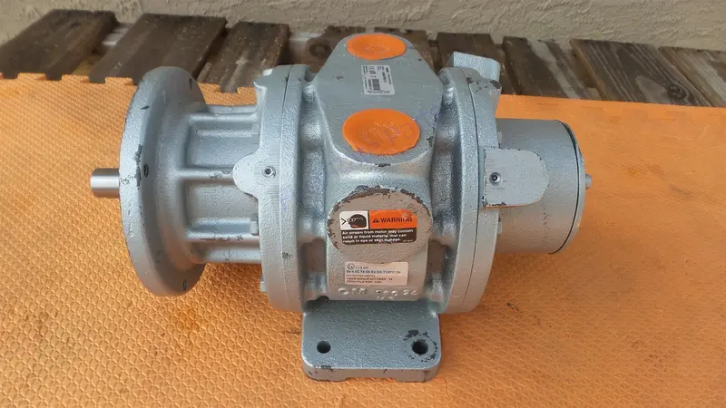 Gast 16Am-Frv-13 Lubricated Air Motor 33K654 C Face Mounted 5Kb10 1