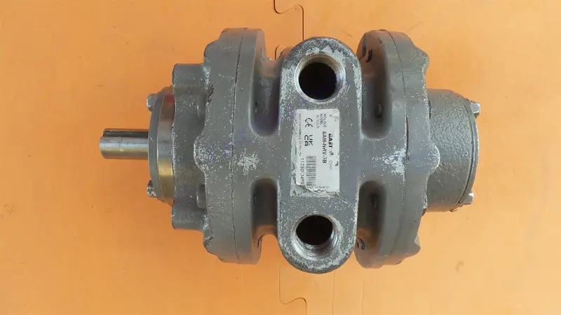 Gast 8Am-Nrv-5B Air Motor 5Hp Lubricated Reversible 33K665 Rotary Vane 1