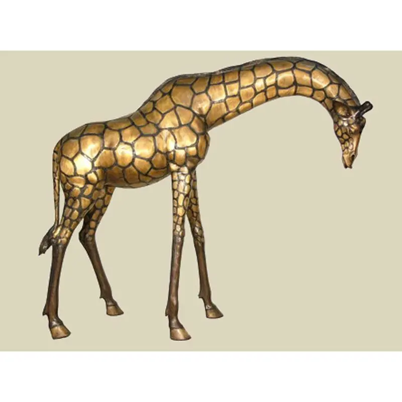 Giraffe - Head Crouched Over 1