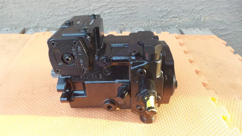 Hiab 500.999.0204 Hydraulic Transmission Pump Truck Forklift Moffett 1