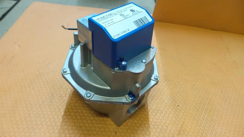 Honeywell V4943a1037 Diaphragm Gas Valve V4843a1012 V4943a1037/U 1-1/2 1