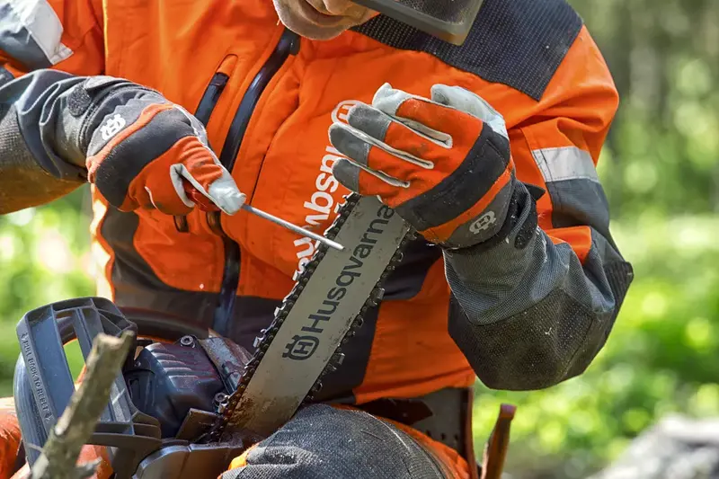 Husqvarna X-Cut Sp33g Saw Chain - Fast And Lightweight Chain With Reduced Kickback And Easy Maintenance. 3