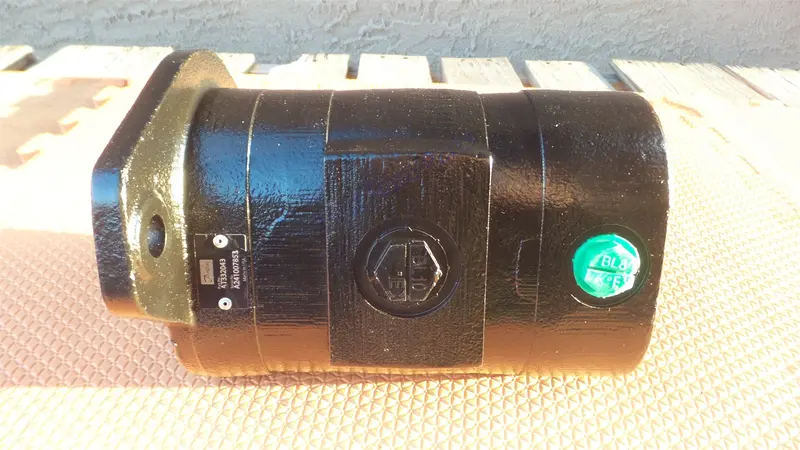 John Deere At332043 Hydraulic Pump Skid Steer 325 328 Danfoss Genuine 1