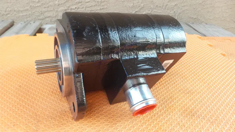 John Deere At441639 Hydraulic External Gear Pump Skid Steer 312Gr 314G 1