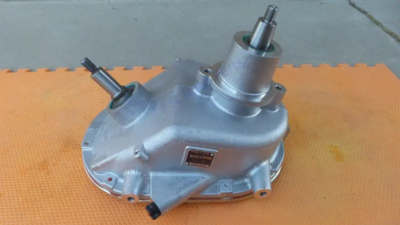 John Deere De32601 Gear Case Drive Combine Grain Auger Elevator S540 1