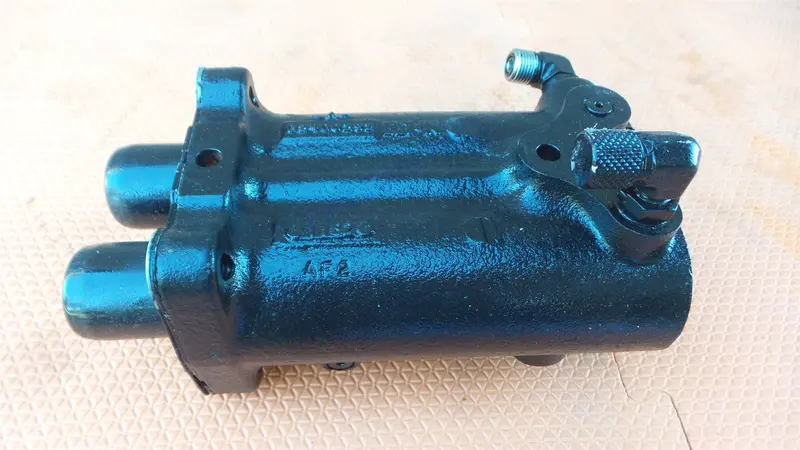 John Deere Re575220 Brake Control Valve Re319947 Tractor 7200R 7210R 7230R 1