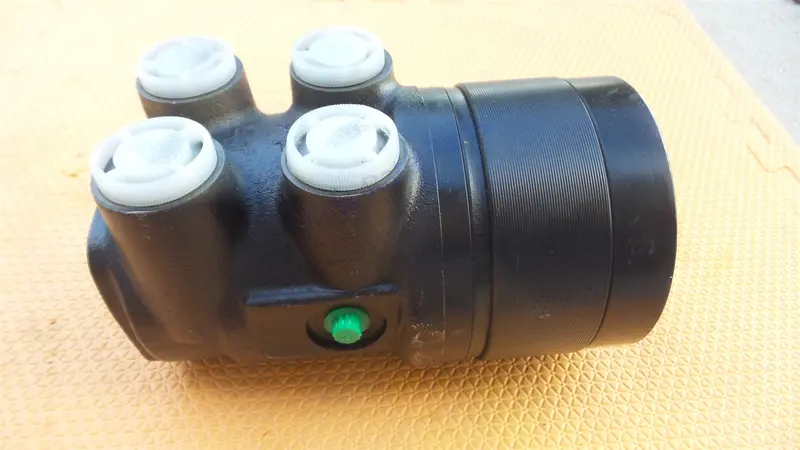 John Deere Re581789 Steering Control Unit Valve 253-1064-004 Tractor 1