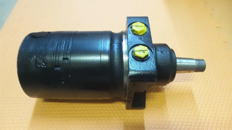 John Deere Tca17053 Hydraulic Wheel Motor Parker Tf0405us080aalu Mower 1
