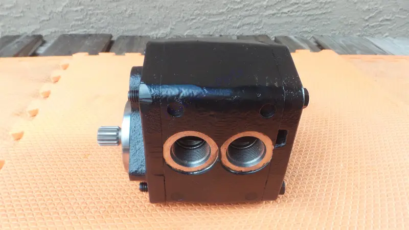 John Deere Yz502246 Hydraulic Transmission Gear Pump Tractor 9530 9630 1