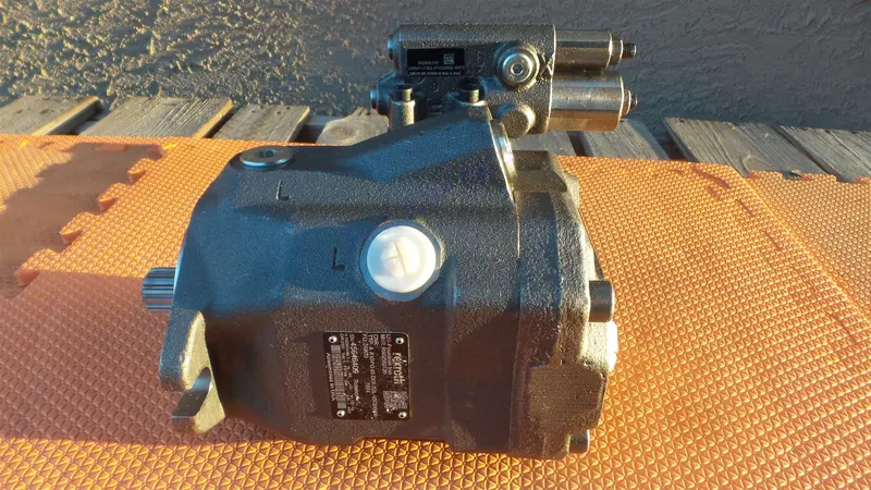 Massey Ferguson G716940010013 Hydraulic Pump R902502739 Rexroth Fendt 1