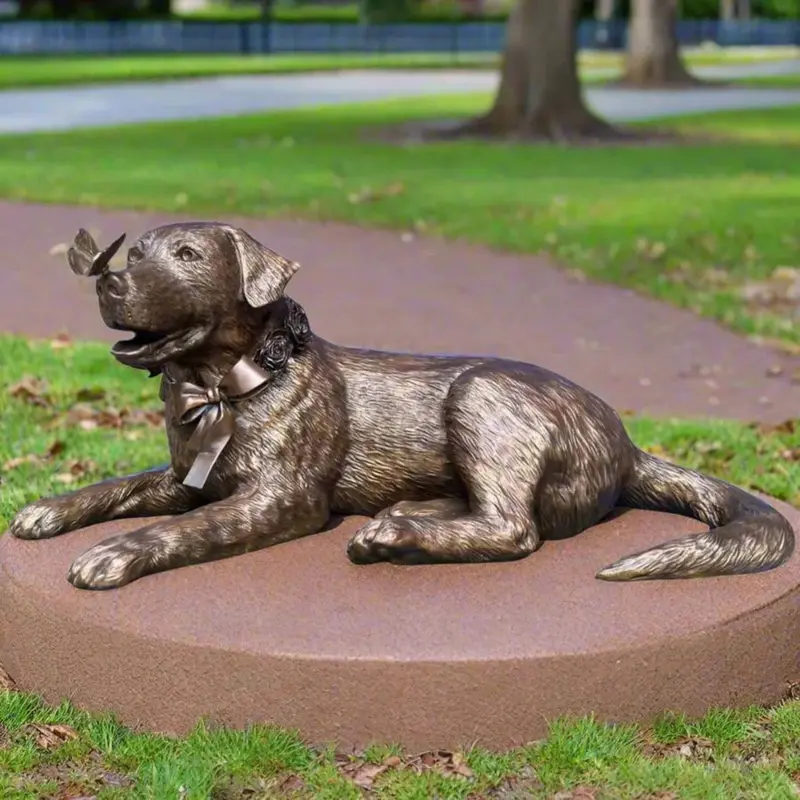 Mayla Custom English Lab Statue 1