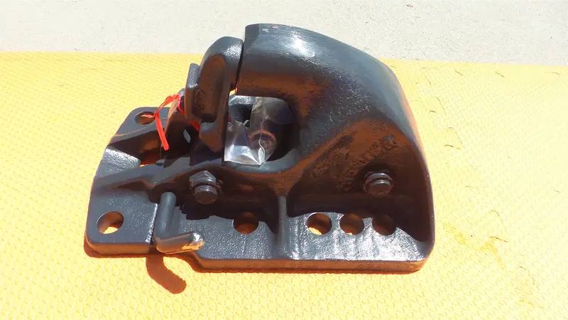 Premier Manufacturing 470 Pintle Hitch Slack Reducing Coupling 2400El 1