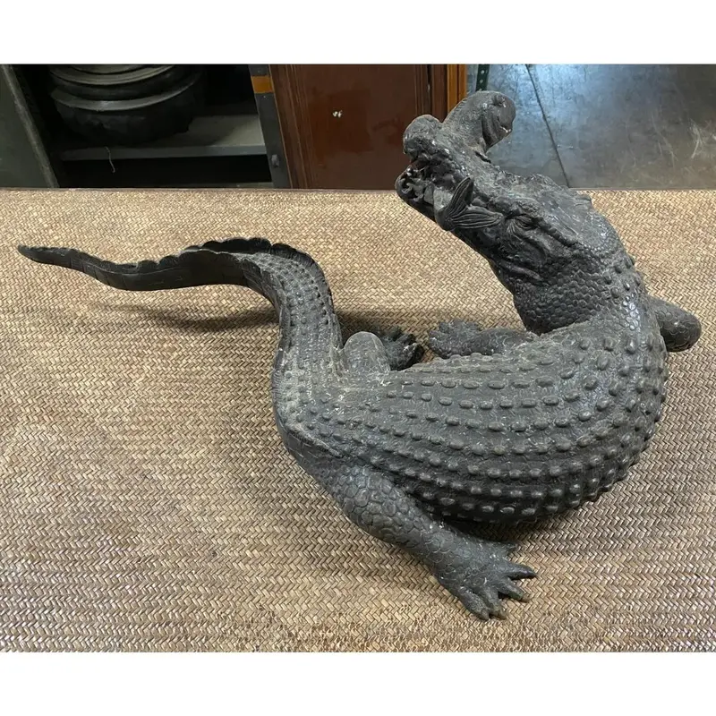 Small Tabletop Alligator Statue 1