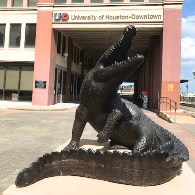 Snapping Alligator Statue 1