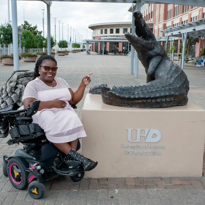 Snapping Alligator Statue 2