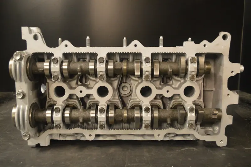 Toyota 1.8L L4 1Zzfe - Celica - Nonvar - Big Valve - Cylinder Head, Year:00-05 1