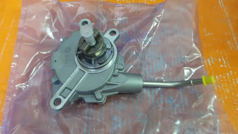 Toyota 29300-0P010 Vacuum Pump Toyota 293000P010 29300-0P011 Camry Oem 1