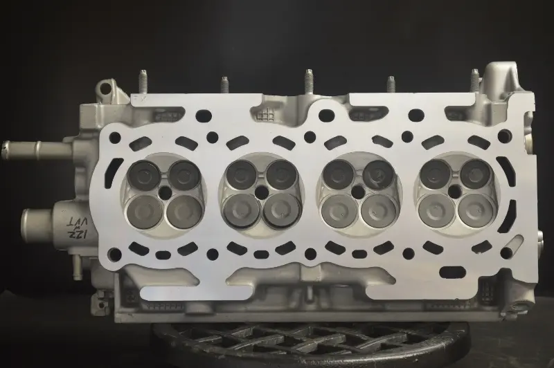 Toyota Corolla Matrix 1.8L L4 1Zzfe Cylinder Head, Year:00-05 2