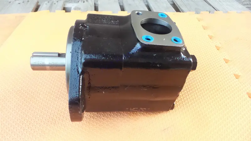 Vickers 02-137132-1 Single Vane Pump 35V38a 1A22r Danfoss Eaton 35V38a 1