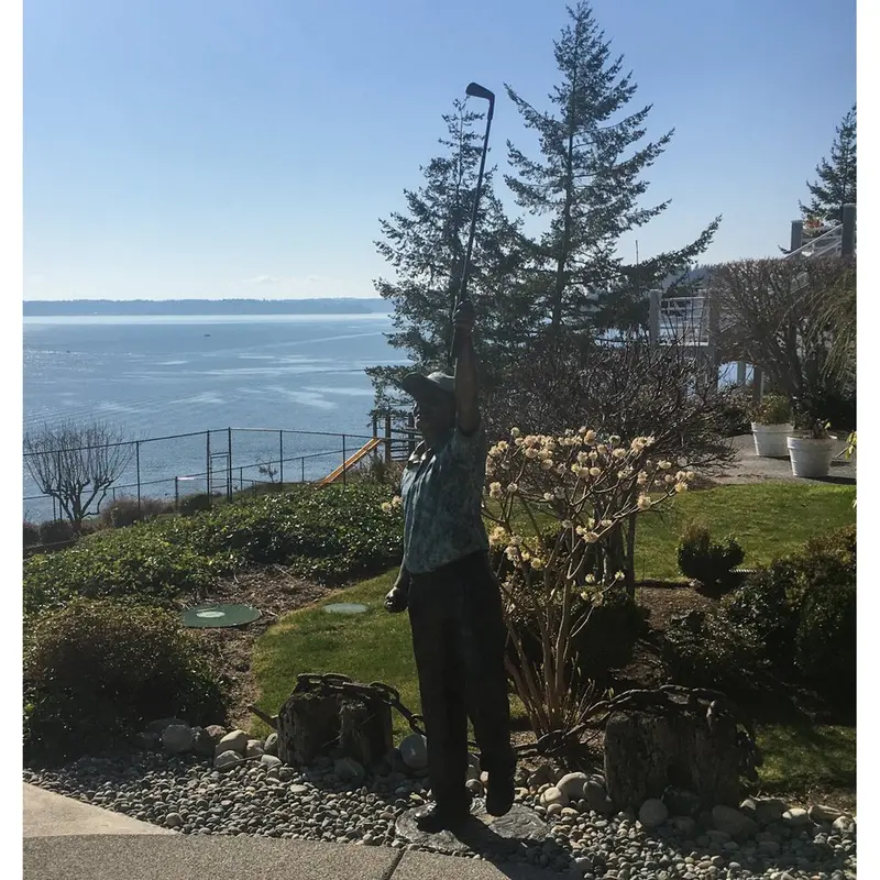 Victory Ace, Golf Statue 1