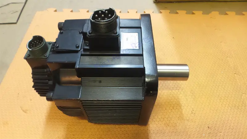 Yaskawa Sgmg-20A2aab Ac Servo Motor Sgmg 2.7 Hp 2.0 Kw 1500 Rpm 200V 1